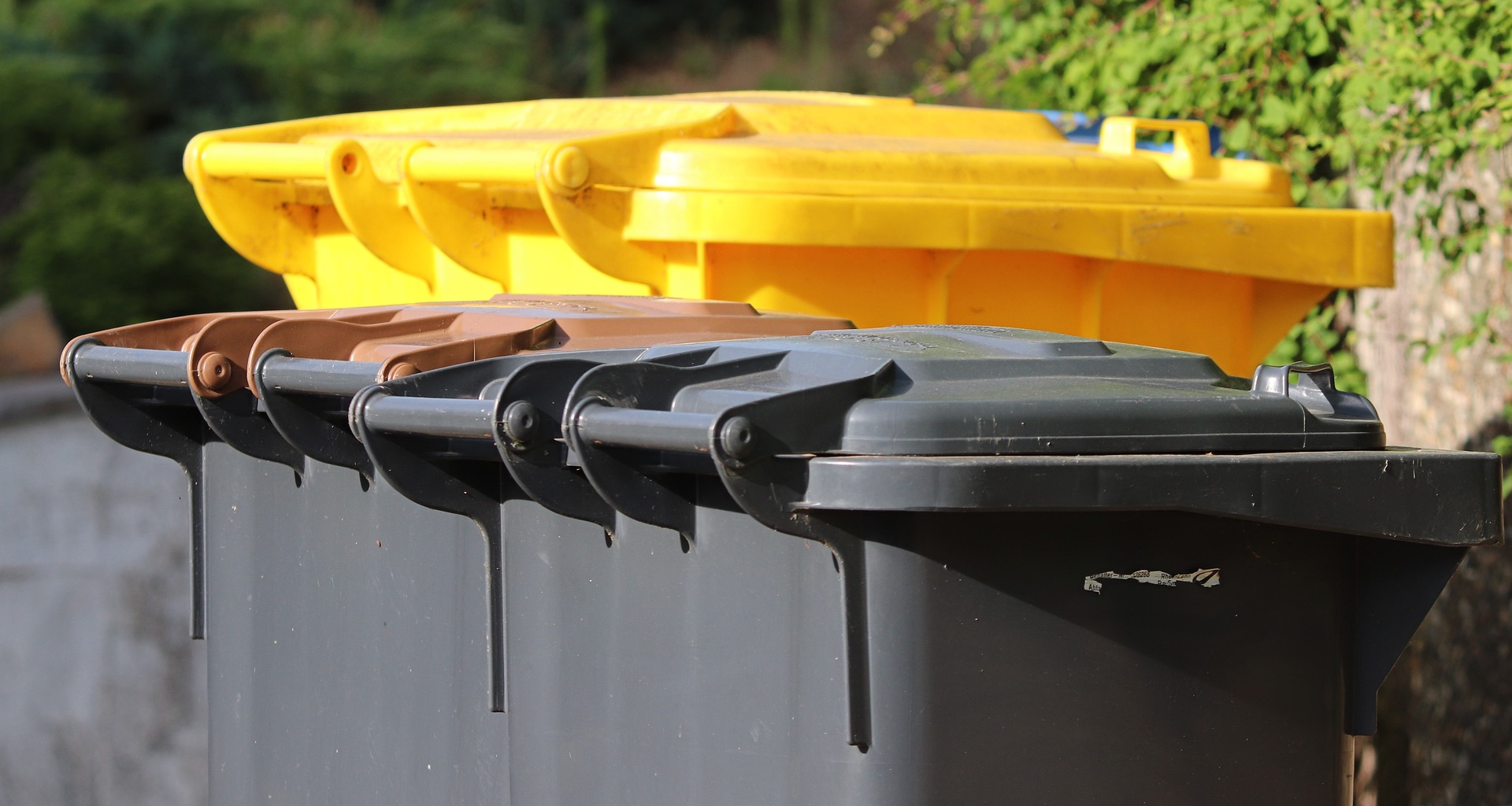 Poubelles jaunes