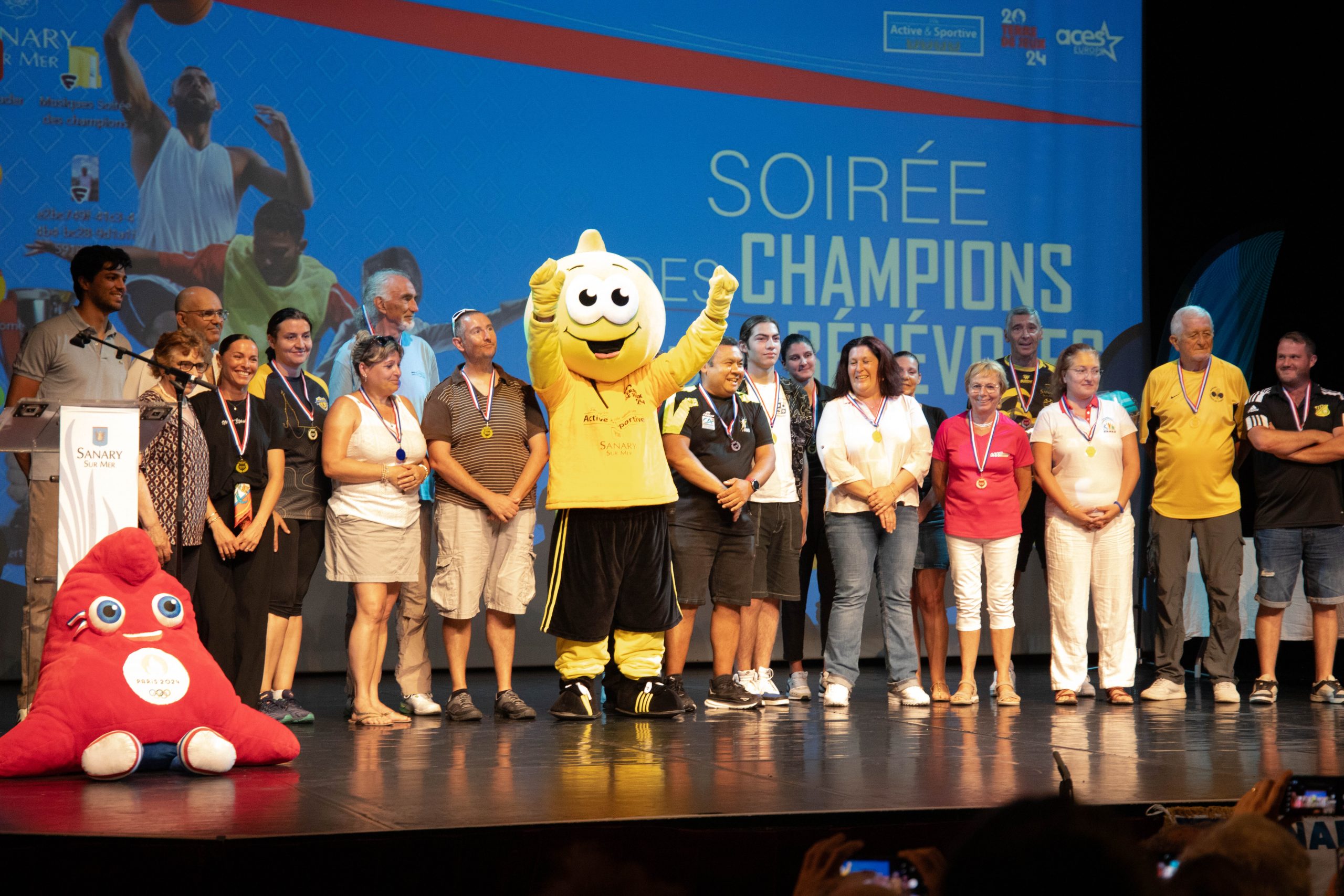 Champions et bénévoles sanaryens célébrés lors d'une soirée