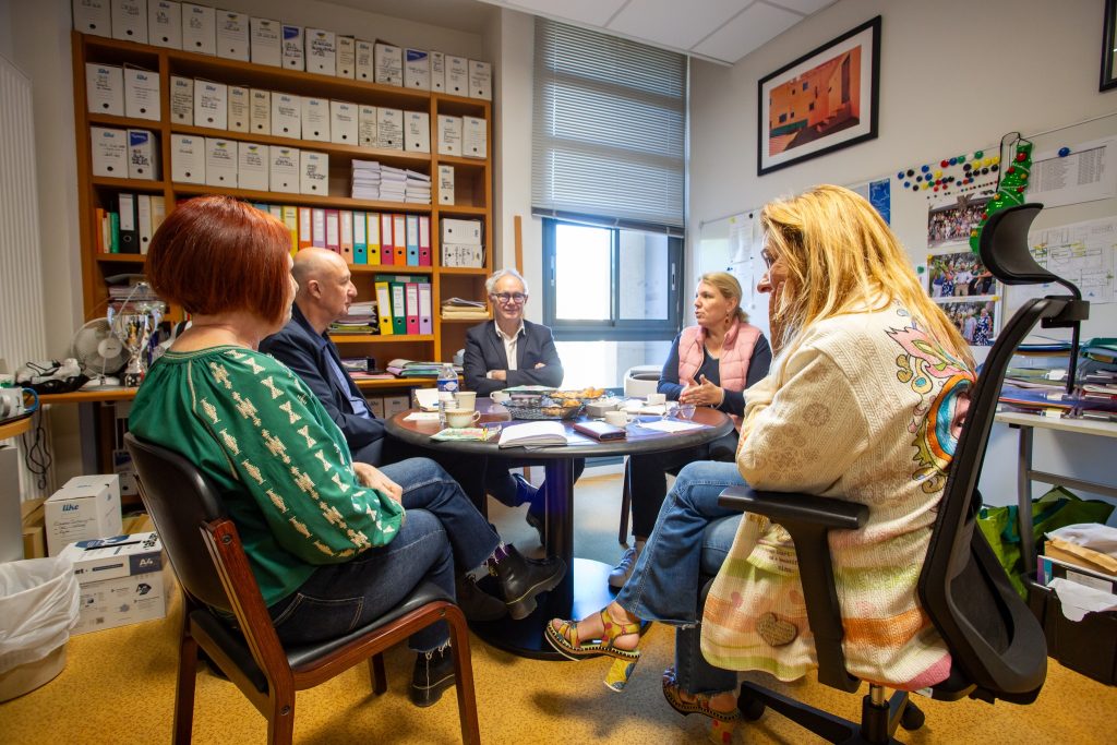 M. le Maire en visite au Collège de la Guicharde