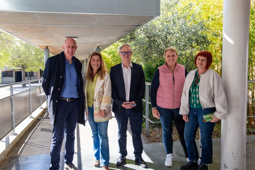 M. le Maire en visite au Collège de la Guicharde