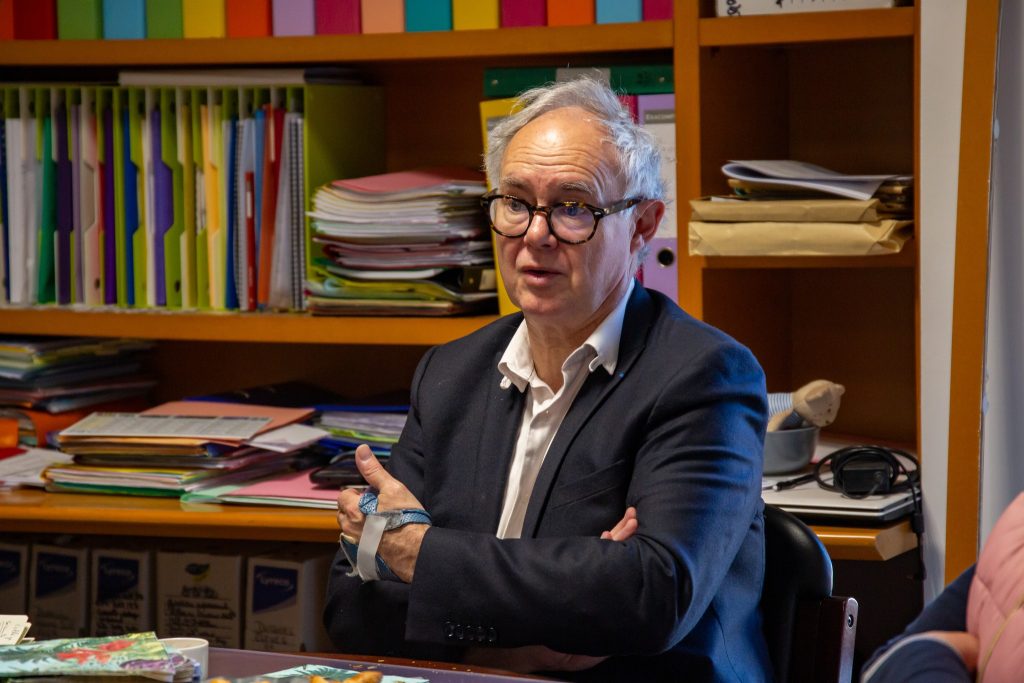 M. le Maire en visite au Collège de la Guicharde