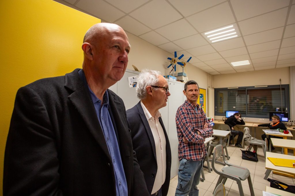 M. le Maire en visite au Collège de la Guicharde