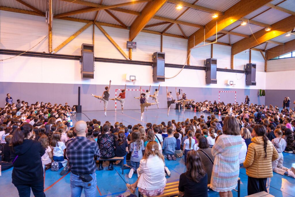 La danse contemporaine à la rencontre des collégiens