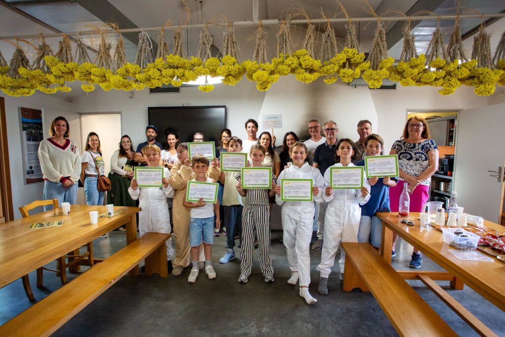 Nos jeunes apprentis apiculteurs diplômés !